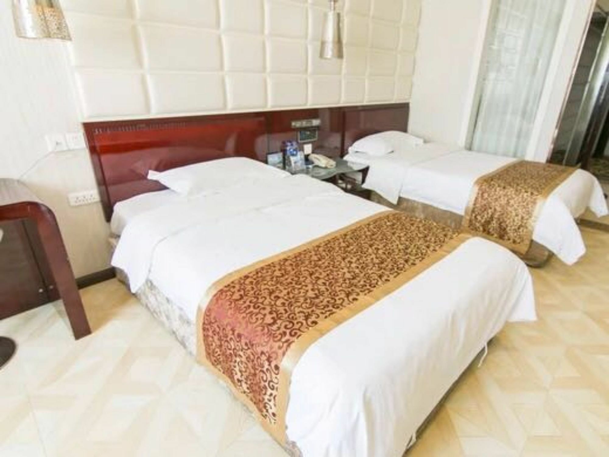 Binhai  Tianjin Bindao Business Hotel מראה חיצוני תמונה