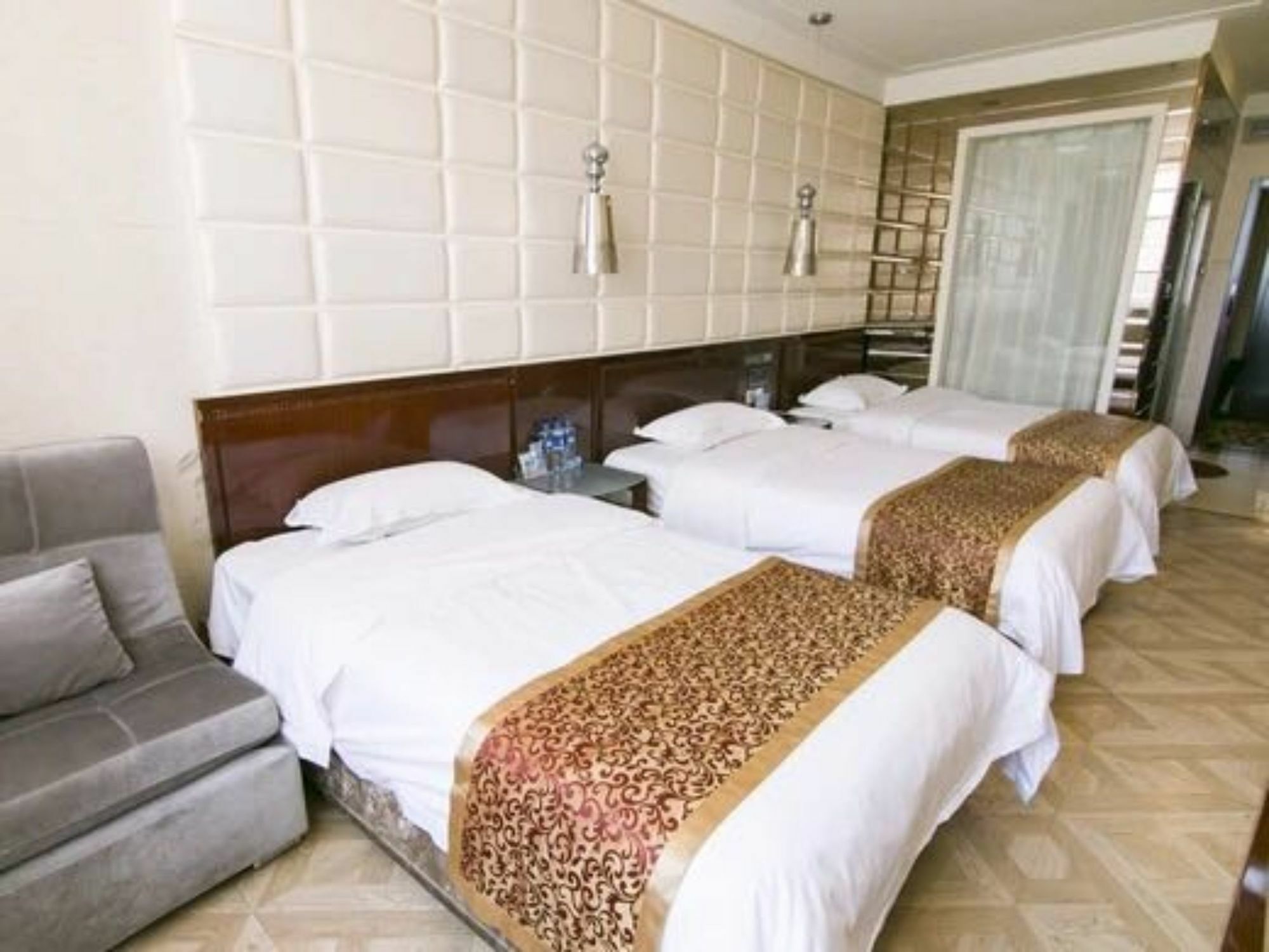 Binhai  Tianjin Bindao Business Hotel מראה חיצוני תמונה